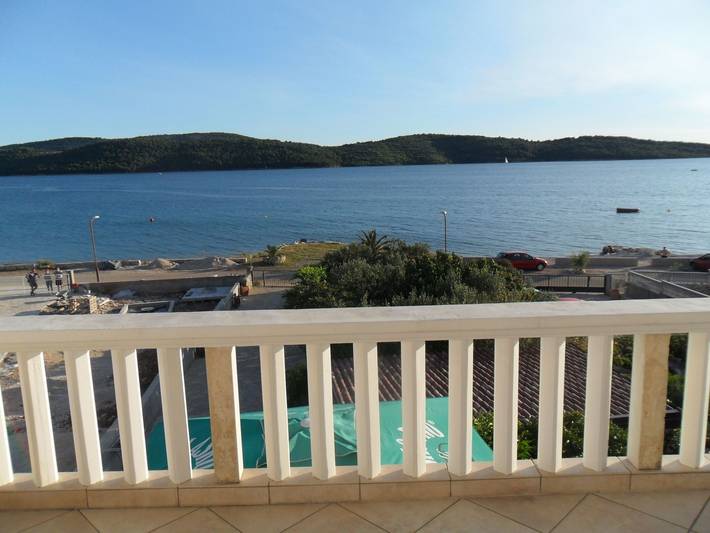Ganze Wohnung, Wohnung mit Blick auf das Wasser in Sibenik, Šibenik-Knin