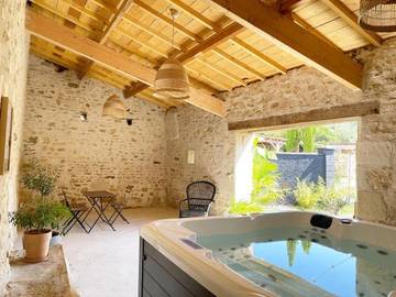 Gîte pour 4 personnes, avec jardin et jacuzzi à Vendeuvre-du-Poitou