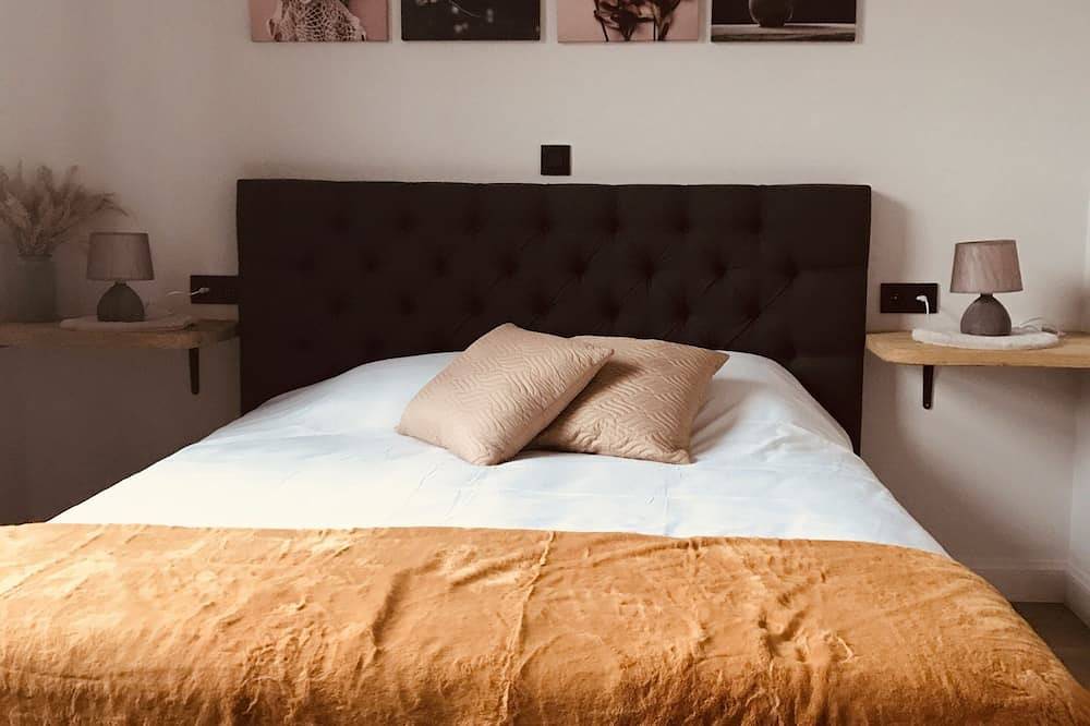 Luxury historic building of former station master in Sijsele, Damme (Belgien)