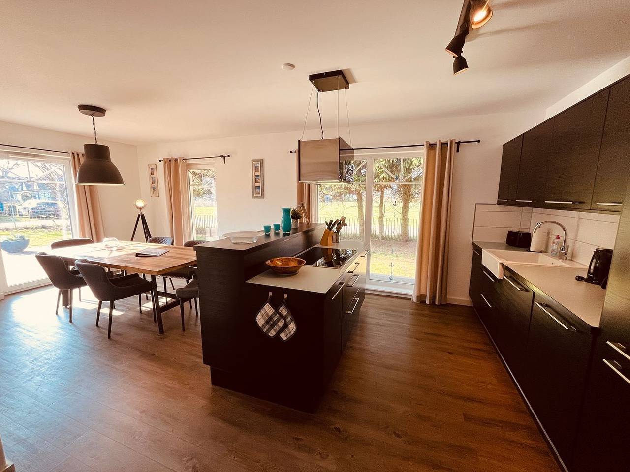 De niege Leive - Reetdach, Terrasse, Garten, Grill, Haustiere erlaubt, Sauna in Born a. Darß, Born am Darß