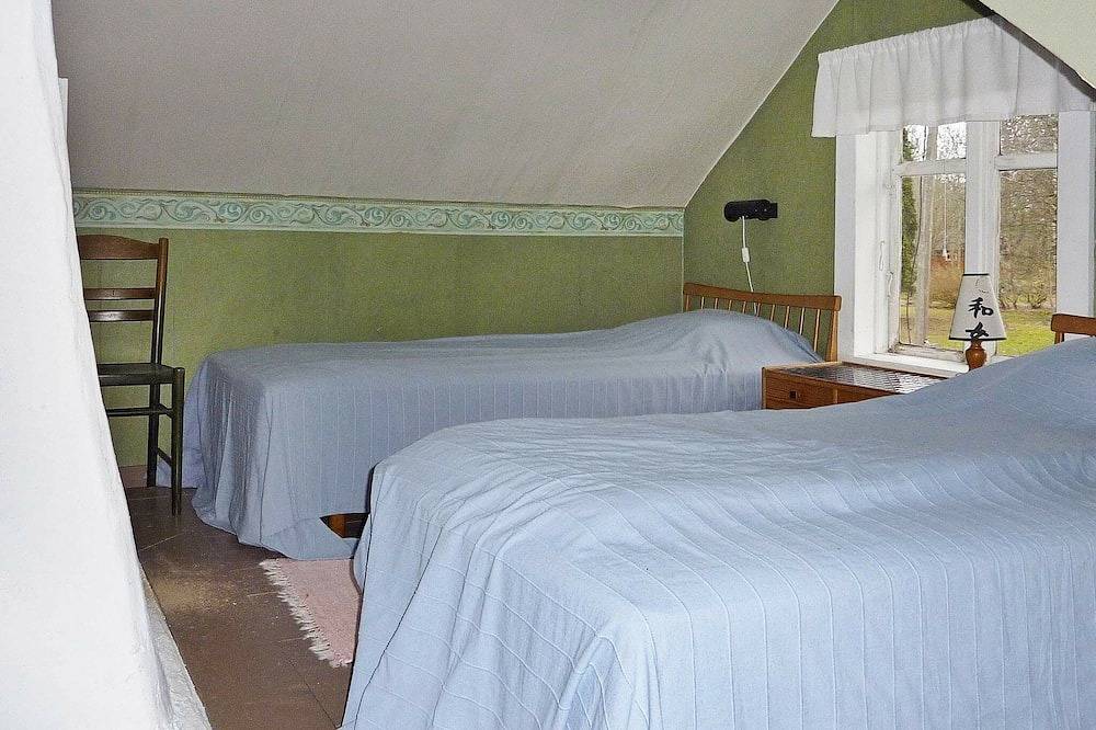 5 person holiday home in Kalvsvik in Asnen