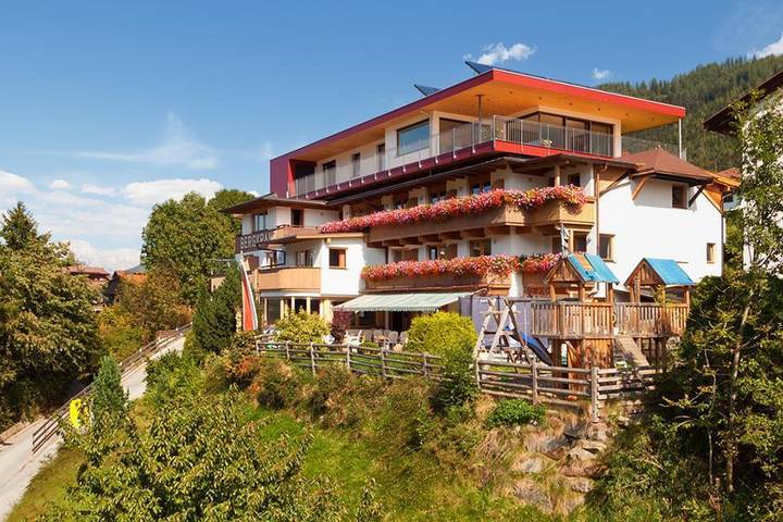 Hotel voor 5 personen, with sauna and terras as well as tuin, kindvriendelijk in Mieders