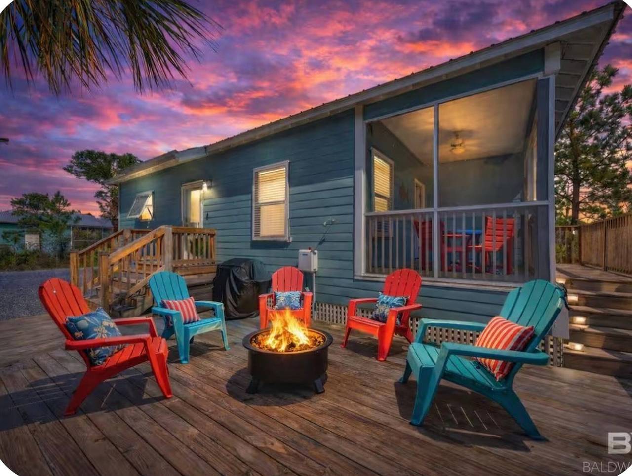 Charming Gulf Shores Cottage 3  Bedrooms, Private Entrance, Beach Access in Gulf Highlands (Alabama), Fort Morgan