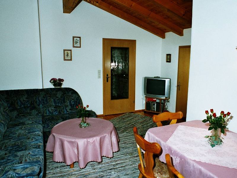 Apartamento vacacional entero, Ferienwohnung Scheurl - Chiemgau Karte - Holiday apartment for 3 people, balcony, 2 bedrooms, living room, kitchen, 43 sqm in Inzell, Alpes Bávaros