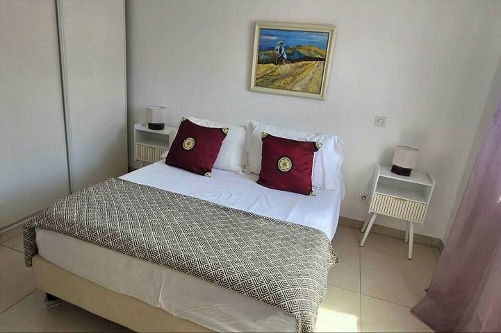 Gîte pour 4 personnes, avec balcon dans Office De Tourisme De Propriano - 3