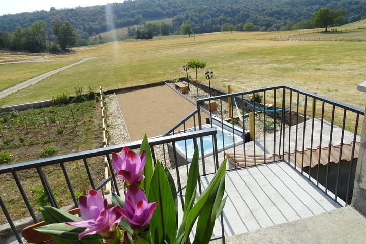 Maison de vacances pour 8 personnes, avec vue et terrasse ainsi que piscine et jardin dans Belley