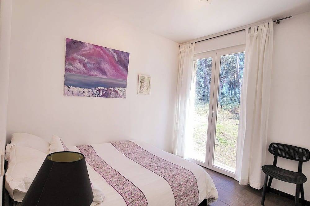 2 Bedroom Private vacation home in Bouc-Bel-Air in Bouc-Bel-Air, Aix-en-Provence region