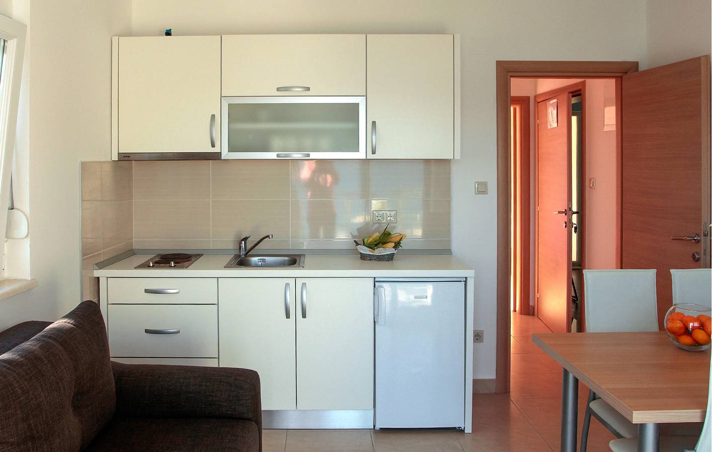 Ganze Ferienwohnung, Apartment mit Meerblick, Terrasse, WLAN und Parkplatz – 1,5 km zum Strand in Klek, Dubrovnik-Neretva