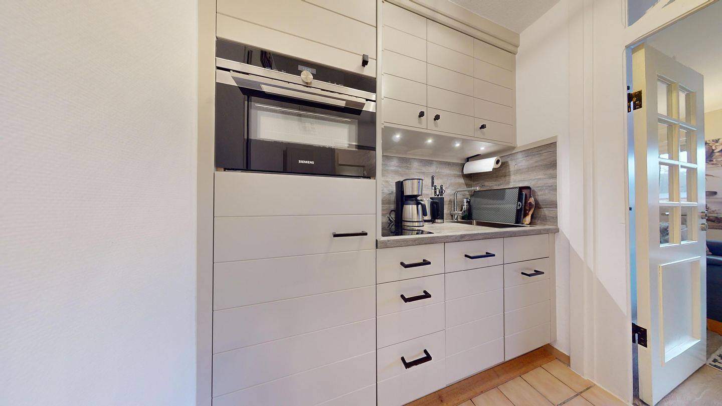 Ganze Wohnung, Modernes 1-Zimmer Apartment mit Balkon und hochwertigen Tischlereinbauten in Hörnum, Sylt
