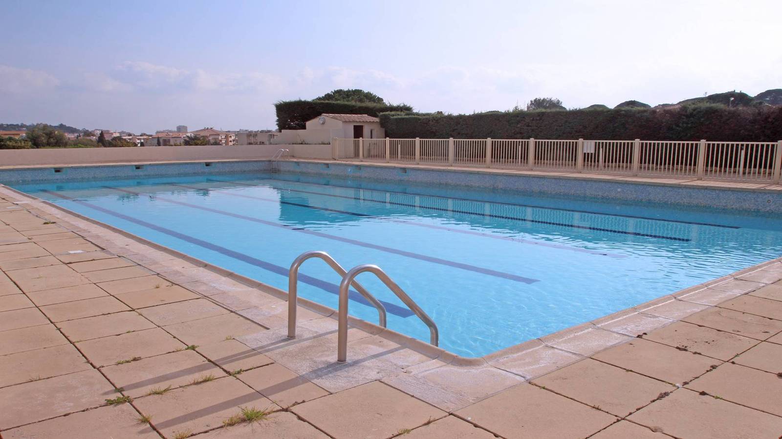 Ganze Ferienwohnung, 2-Zimmer-Wohnung - 4/6 Schlafplätze - Privatpool - Klimaanlage - Wlan - Gartenblick - Sainte Maxime in Sainte-Maxime, Draguignan Region