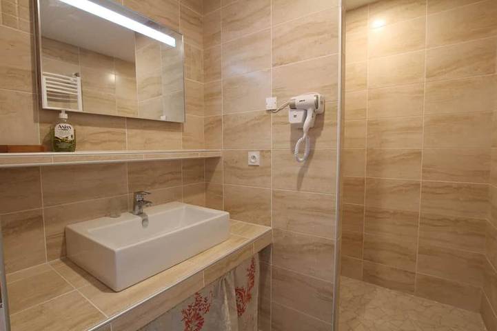 Location de vacances pour 4 personnes, avec jardin ainsi que jacuzzi et piscine à Barcus - 4