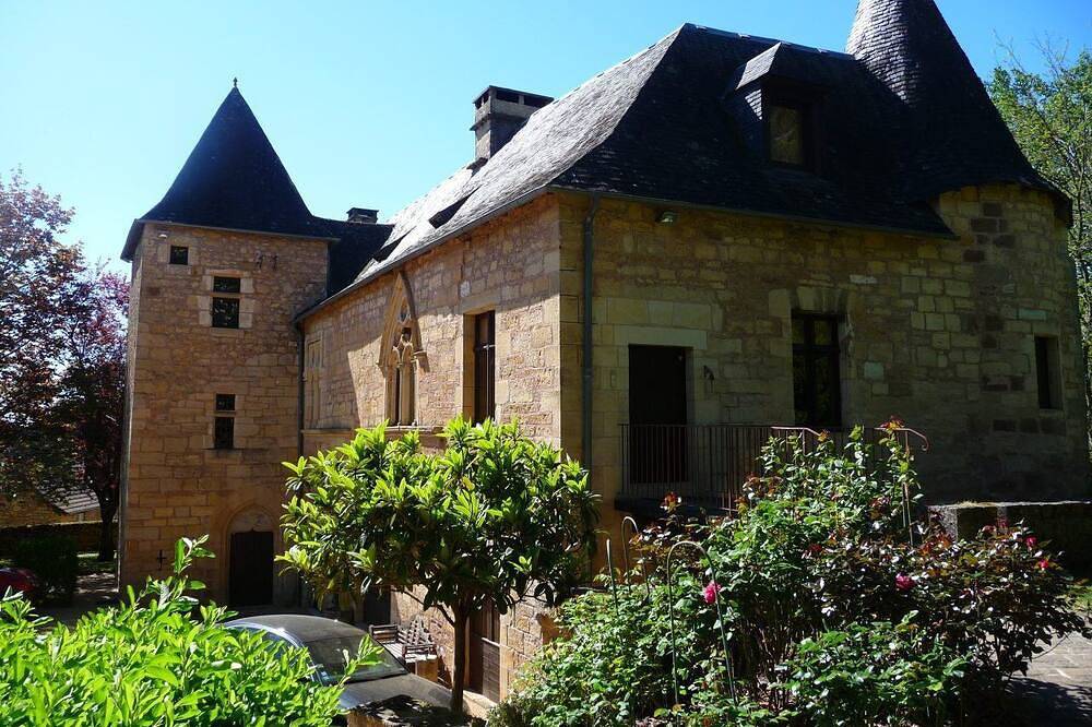 Appartement entier, Château Manoir in Ayen, Région de Brive-la-Gaillarde