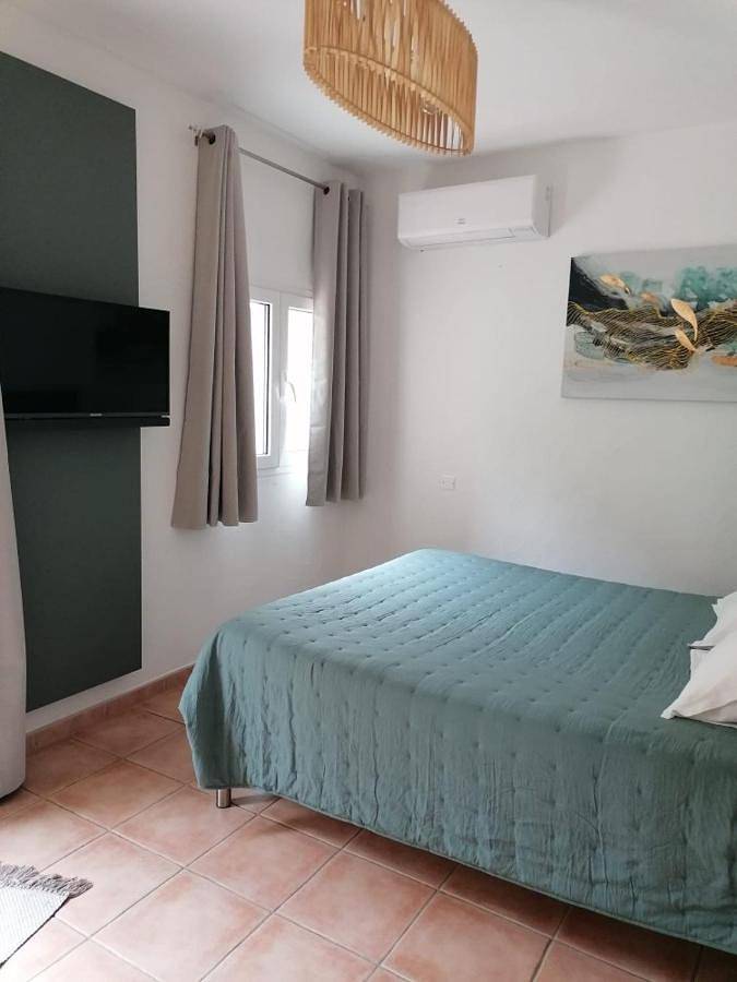 Chambre d’hôte pour 2 personnes, avec terrasse et jardin en Corse - 4