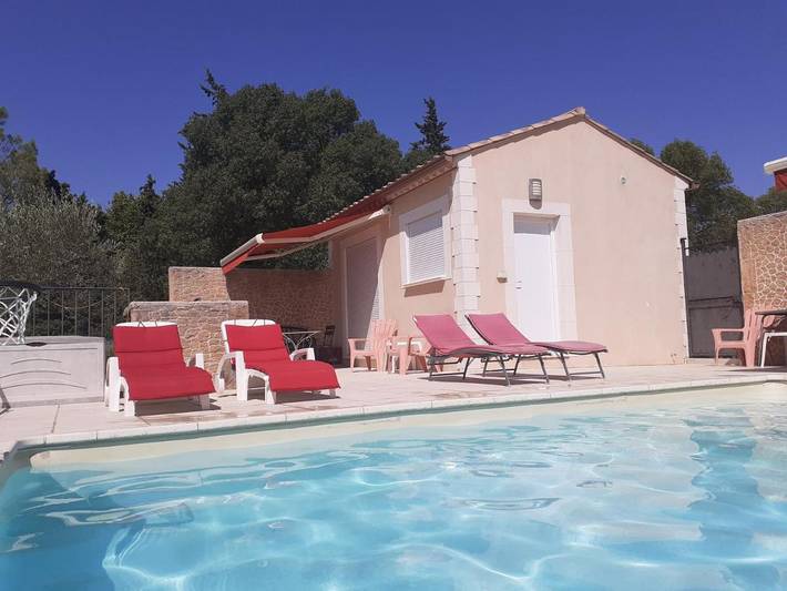Appartement de vacances pour 2 personnes, avec jardin ainsi que vue et piscine