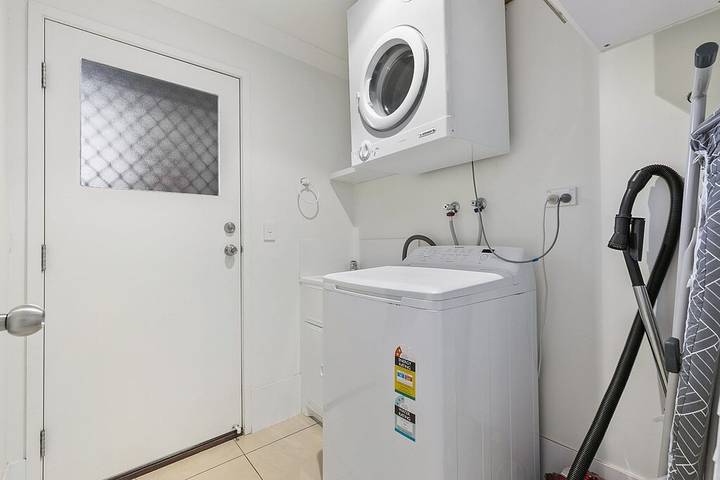 Holiday home for 8 people, with terrace in Brisbane