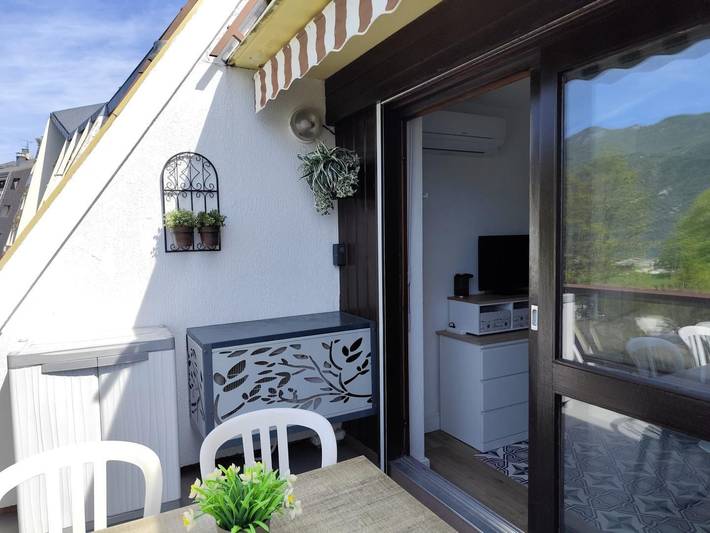 Gîte pour 2 personnes, avec terrasse et vue sur le lac dans Lac du Bourget - 4
