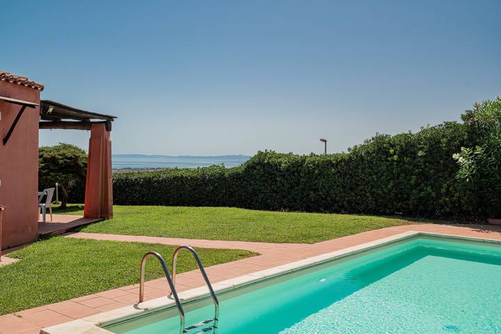 Ferienhaus für 7 Personen, mit Garten und Seeblick auf Sardinien - 2