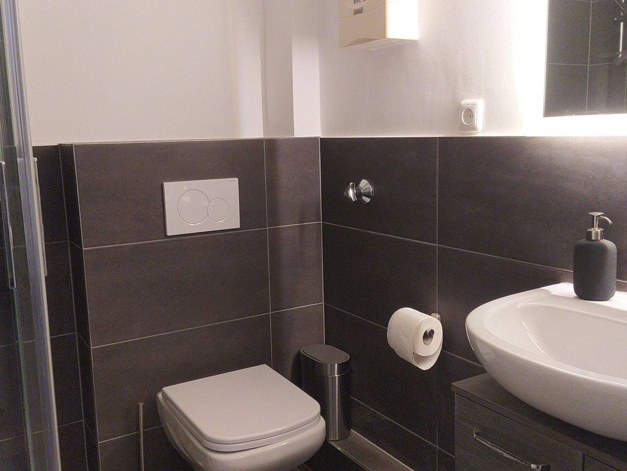 Ganze Wohnung, Frisch renovierte Appartements in Mönchengladbach, Niederrhein