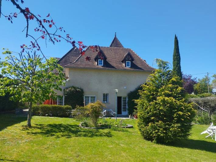 Gîte pour 12 personnes, avec vue ainsi que jardin et piscine à Lacapelle-Marival - 2