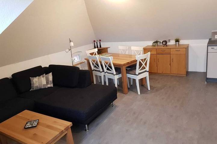 Ferienwohnung für 6 Personen, mit Garten und Pool in Thunum