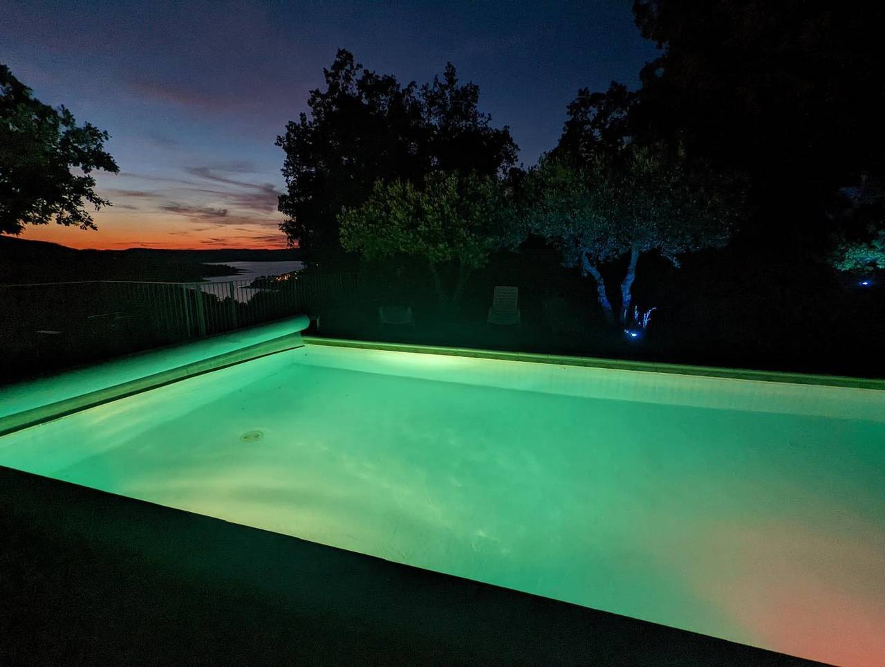 Au Mas du Lac piscine privée in Bauduen, Brignoles region