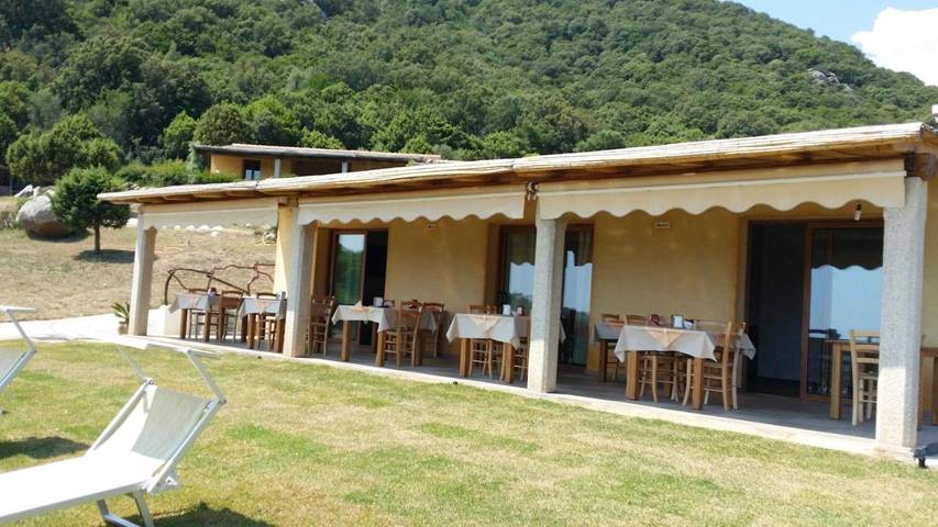 Chambre d’hôte pour 2 personnes, avec jardin et vue, animaux acceptés à San Teodoro - 3