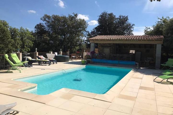 Location de vacances pour 12 personnes, avec Terrasse et Jardin à Viens