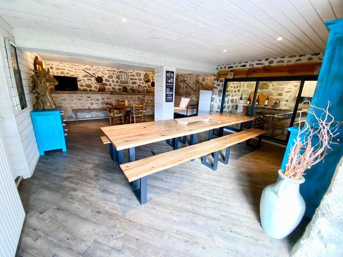 Four-Bedroom House in Mazan-l'Abbaye, Ardèche