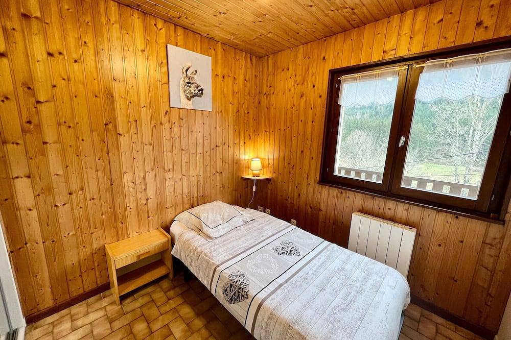 Chalet cosy en bordure de forêt avec wifi, terrasse et équipements complets à Rochesson in Rochesson, Parc naturel régional des Ballons des Vosges