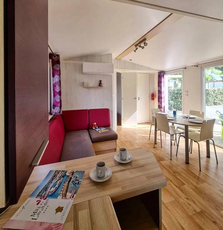 Camping pour 6 personnes, avec terrasse et bassin pour enfant ainsi que piscine et jacuzzi à Sérignan - 2