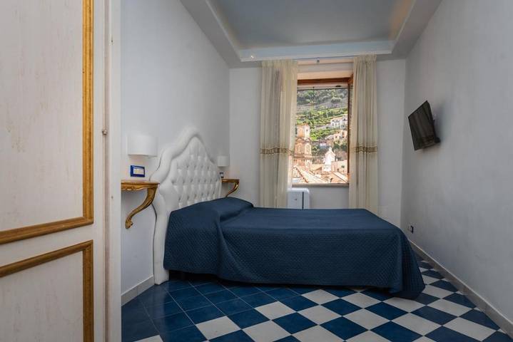 Location de vacances pour 3 personnes, avec Vue à Minori - 3