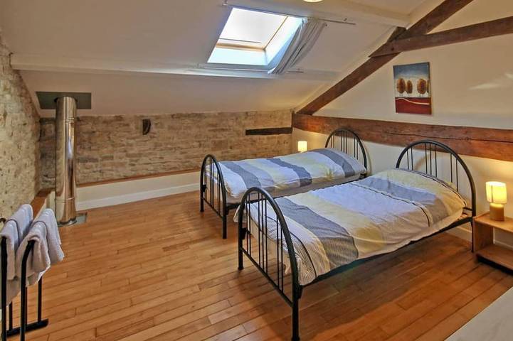 Location de vacances pour 8 personnes, animaux acceptés à Lezay - 2