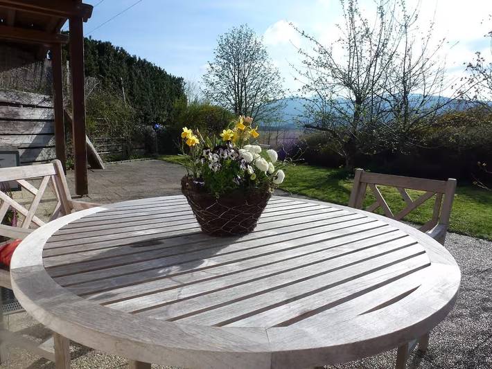 Ferienwohnung für 2 Personen, mit Terrasse und Garten sowie Ausblick in Murnau am Staffelsee