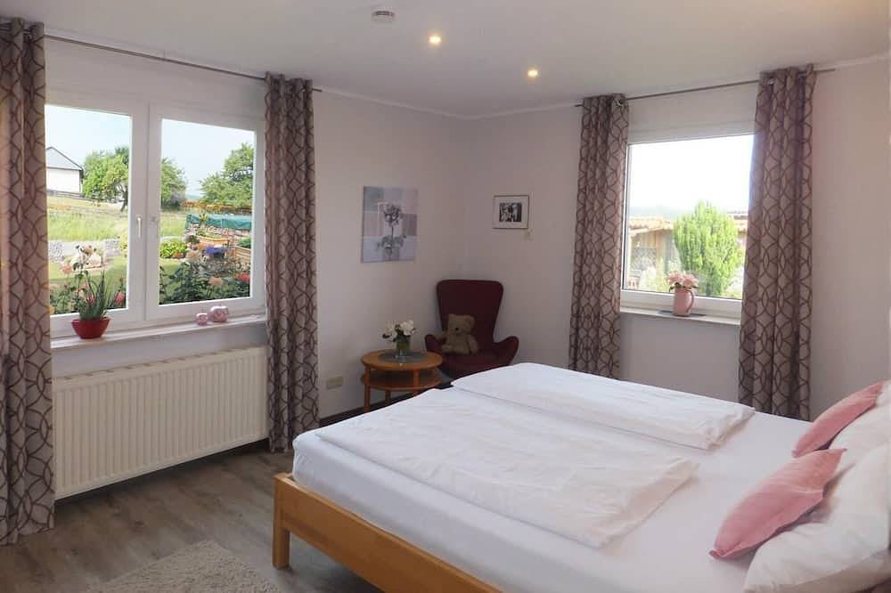 Apartamento inteiro, 5 star holiday apartment “Am Mönkeberg” in the Weserbergland in Emmerthal, Weser Hills