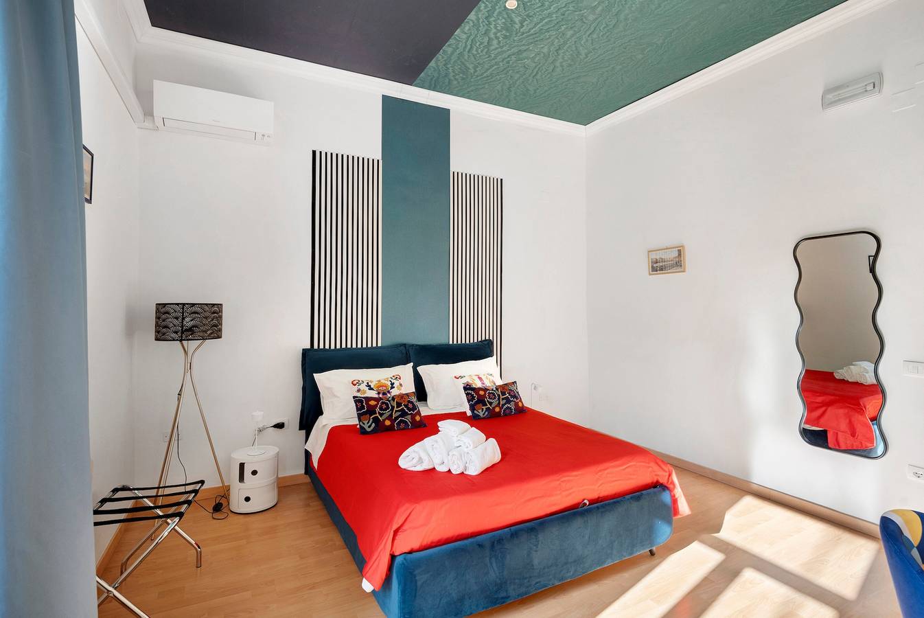 Apartamento entero, Antica Dimora Deluxe 2 con balcón, Wi-Fi y aire acondicionado in Nápoles, Provincia de Nápoles