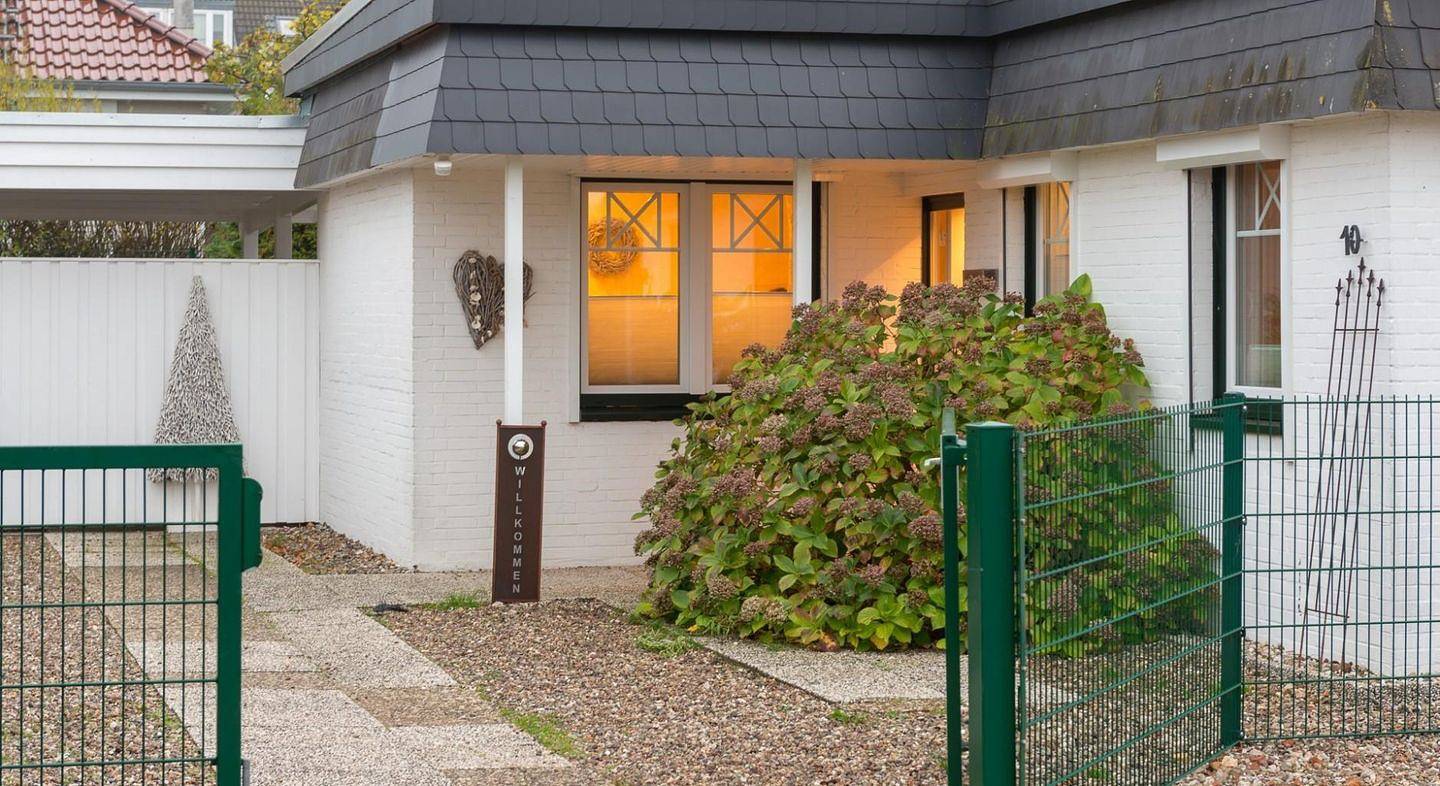 Ferienhaus "Casa Strandperle" Haustiere willkommen Terrasse Küche 40m zum Strand in Scharbeutz, Ostholstein