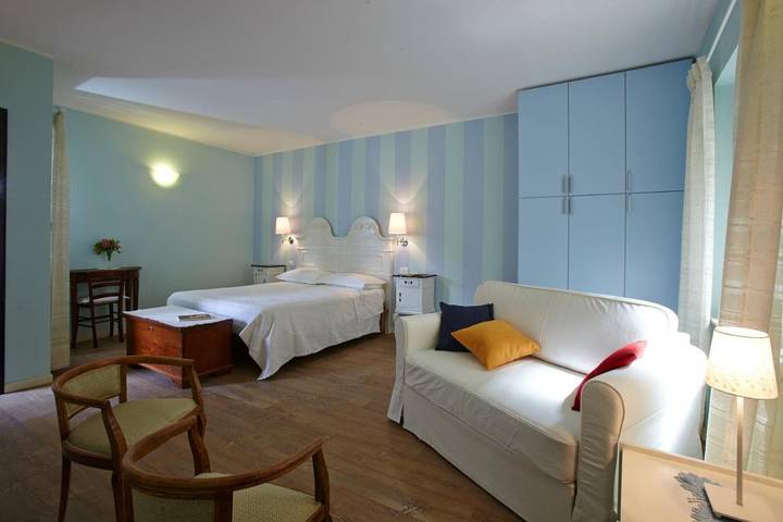 B&b per 5 persone, con Balcone e Terrazza nonché Giardino e Panorama a Gardone Riviera
