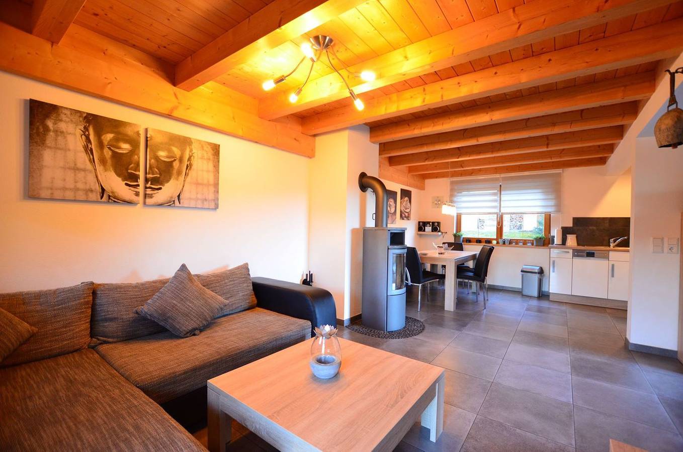 Modernes Ferienhaus in Lechbruck am See mit Kamin, Balkon und Garten in Lechbruck am See, Bayerisch Schwaben