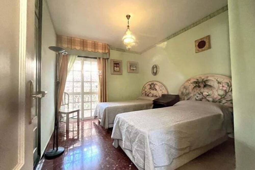 Villa Pinares-málaga: Pool, Garden, Garage, Wifi in Málaga (Este), Malaga