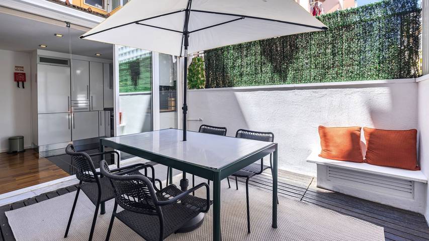 Ganze Wohnung, Ferienwohnung für 4 Personen mit Terrasse in Lissabon, Costa de Lisboa