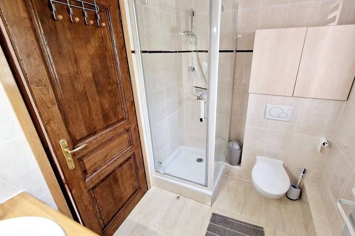 Apartamento entero, Apartment 2 p 6 sleeps comfort in chalet in Valberg. private parking in Péone, Nizza Region