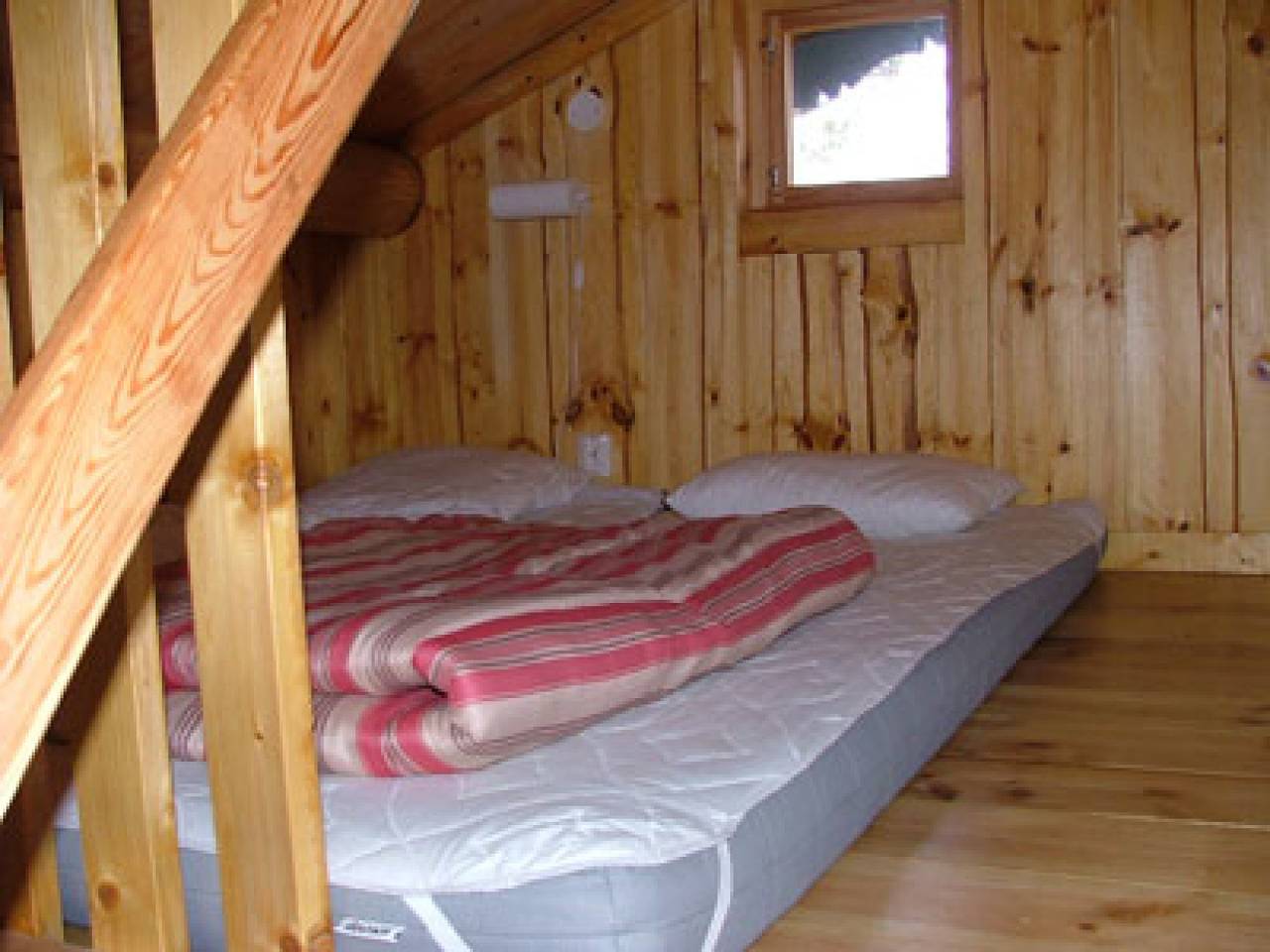 Kleines Feriendorf in Seenähe 40km von Astrid Lindgrens Welt in Kinda, Östergötland