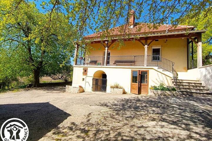 Location de vacances pour 6 personnes, avec jardin à Bagat-en-Quercy