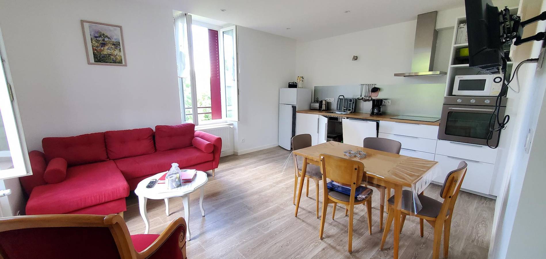 Appartement entier, Appa Manoir Fleury 4 in Murol, Parc naturel régional des Volcans d'Auvergne
