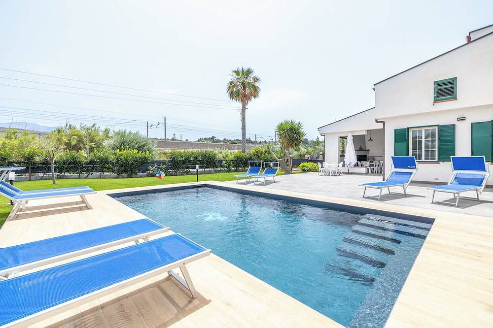Prestigeträchtige Villa mit exklusivem Privatpool in Spiaggia (Campofelice di Roccella), Campofelice di Roccella