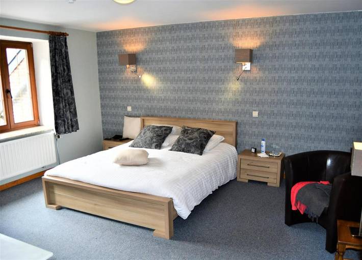 Location de vacances pour 10 personnes, avec jacuzzi et piscine ainsi que sauna et jardin, animaux acceptés dans Sy - 3