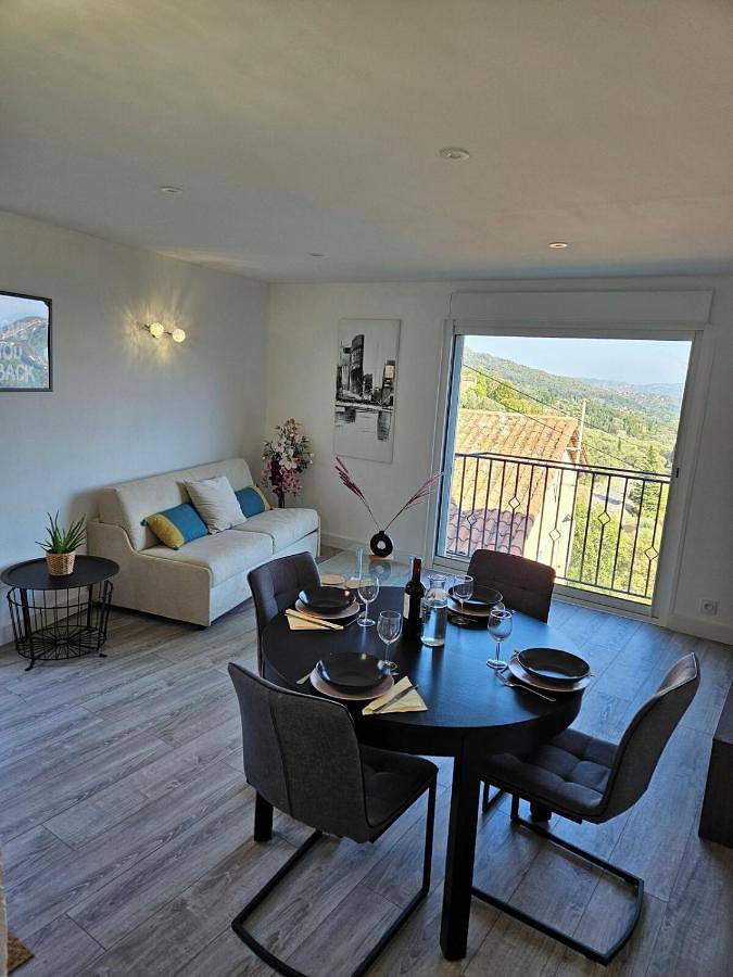 Appartement entier, Vue mer, au calme, avec jardin ! in Spéracèdes, Côte méditerranéenne (France)