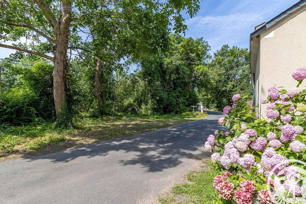 Casa Vacacional Renovada en la Isla Fluvial de Chalonnes, Terraza, Bbq, Bicicletas Disponibles in Chalonnes-sur-Loire, Valle del Loira