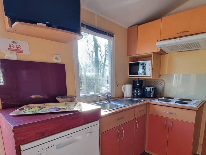 Camping La Garenne - Mobilheim 6 personen - 07 Résidence La Garenne, 32m2, 3Zimmer, Klimaanlage + überdachte Terrasse + Tv + Geschirrspüler 1/6 Pers. in Peyrignac, Périgord Noir