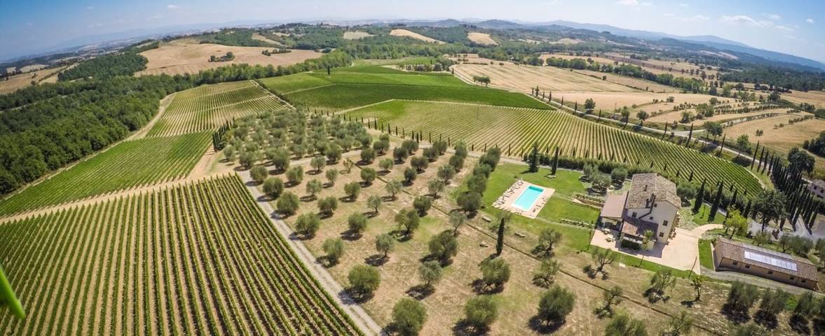 Ferienhaus für 26 Personen, mit Terrasse und Garten sowie Pool in Sarteano
